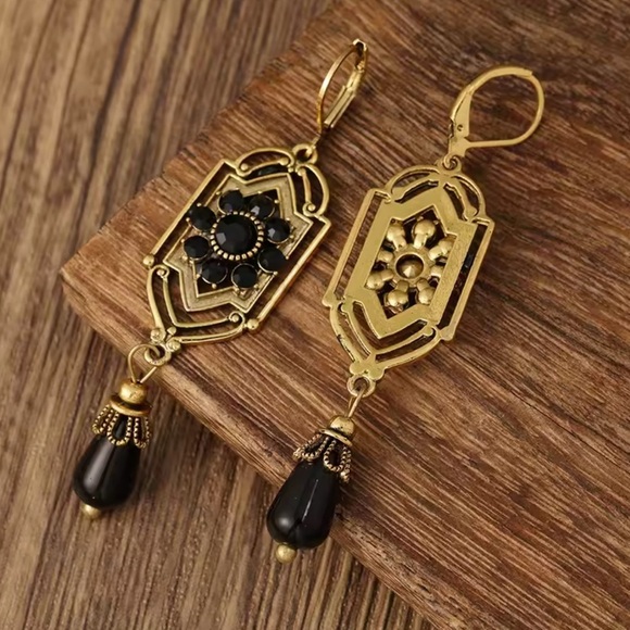 Vintage Marquis Ekaterina Gold Brass Earrings - Picture 5 of 5